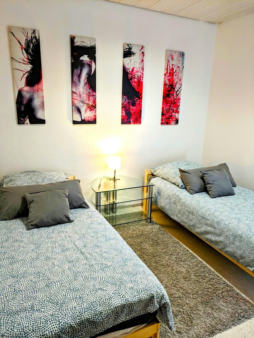 Bed, Photo of the whole room