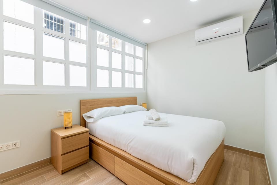 Bed, Bedroom