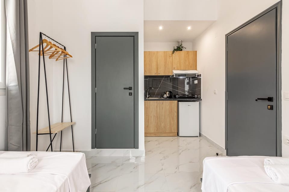 Bed, Kitchen or kitchenette