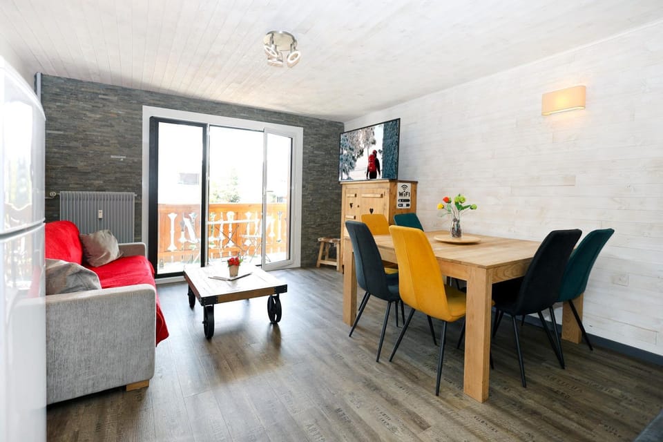 Pied des pistes, balcon avec vue, chic, Cosy et lumineux Apartment in Les Deux Alpes