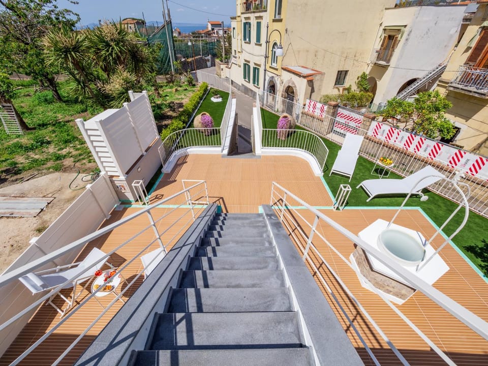 Patio, Facade/entrance, View (from property/room), Inner courtyard view, sunbed