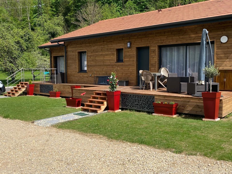 Property building, Patio, Garden, Garden view