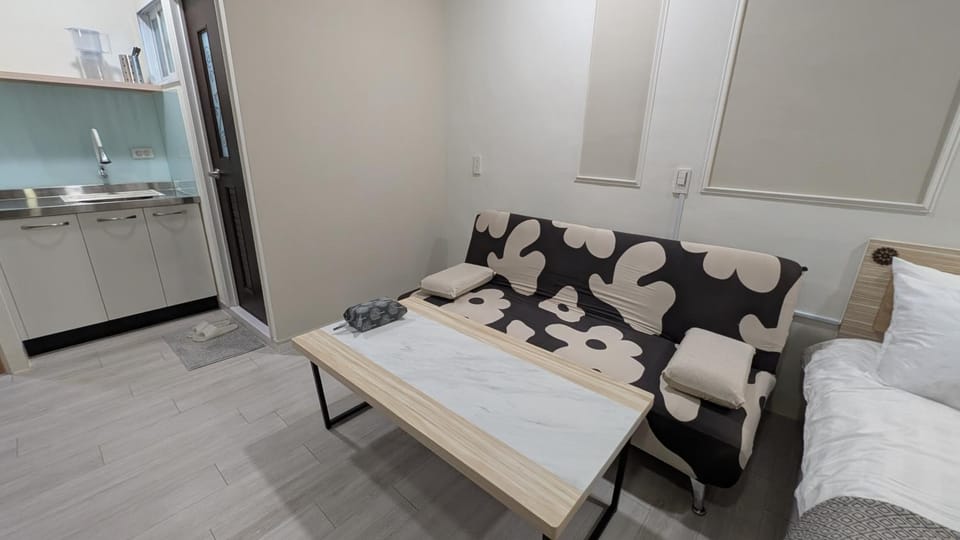 Kitchen or kitchenette, Living room