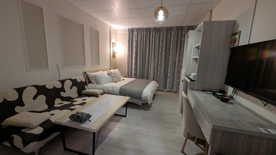 Living room, Photo of the whole room, Bedroom