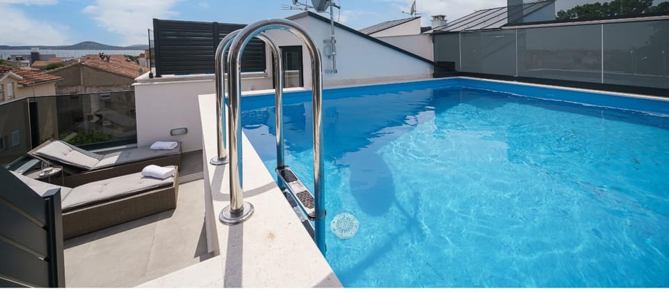 Pool view, Sea view