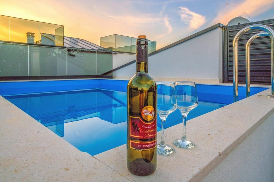 Pool view, Swimming pool, Drinks, Sunset