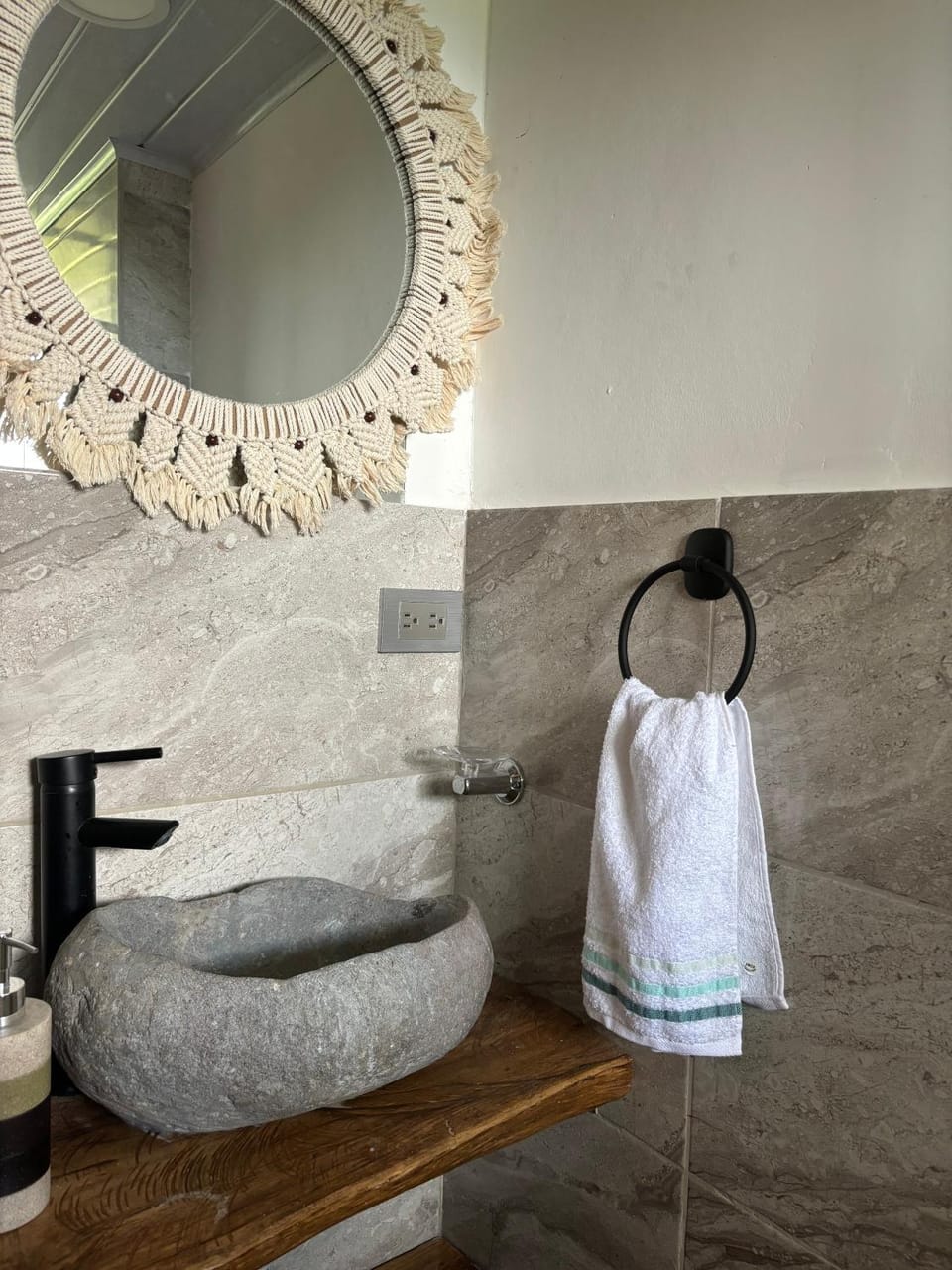 Bathroom, towels