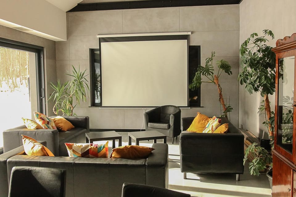 Communal lounge/ TV room, Seating area