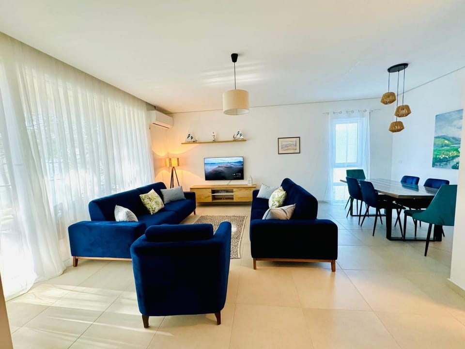 TV and multimedia, Dining area