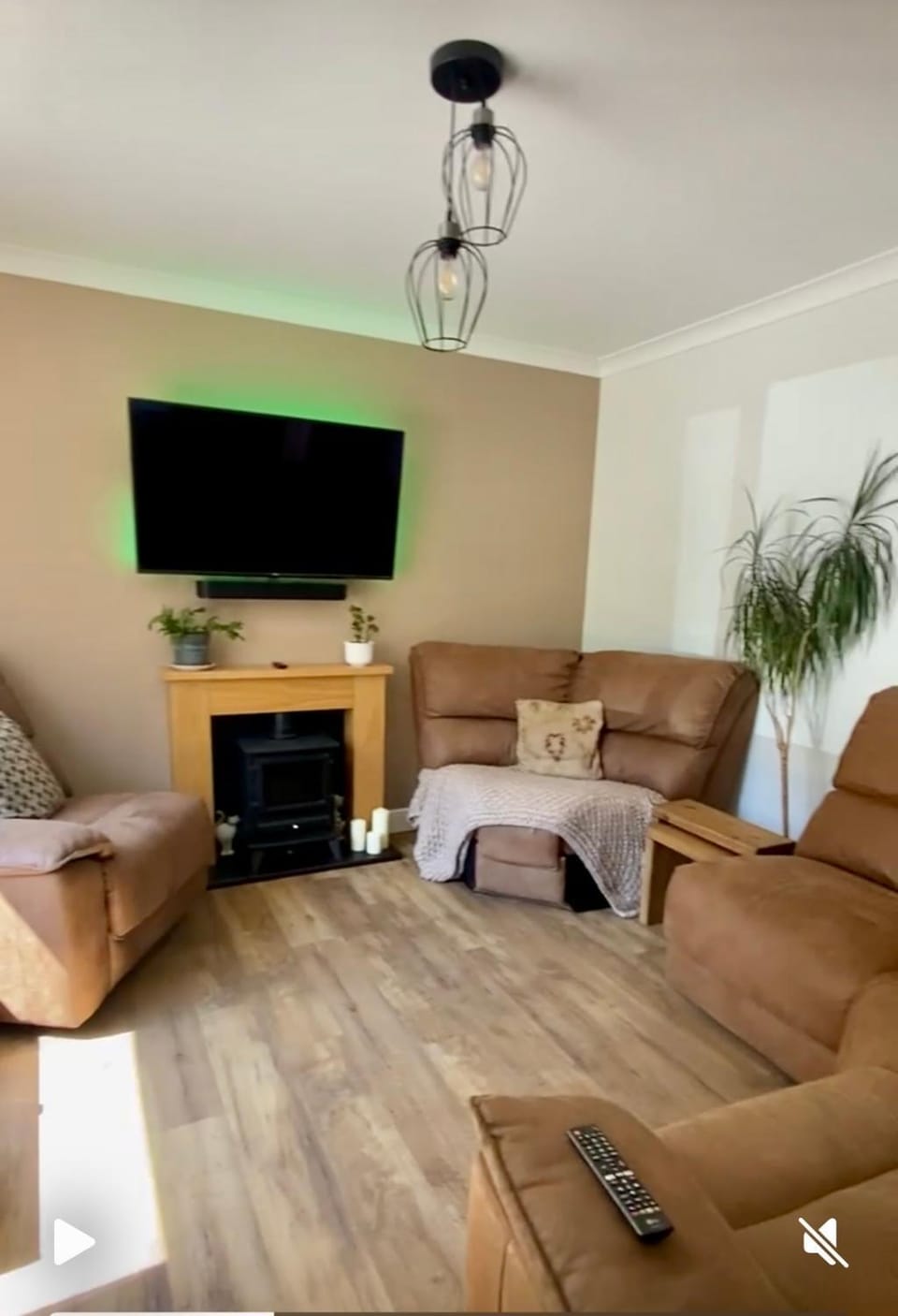 Communal lounge/ TV room, TV and multimedia, Living room, Seating area, Evening entertainment