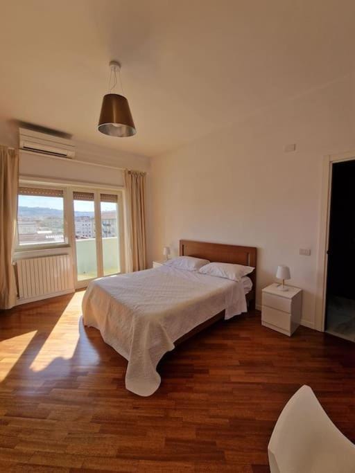 Bed, Bedroom, air conditioner
