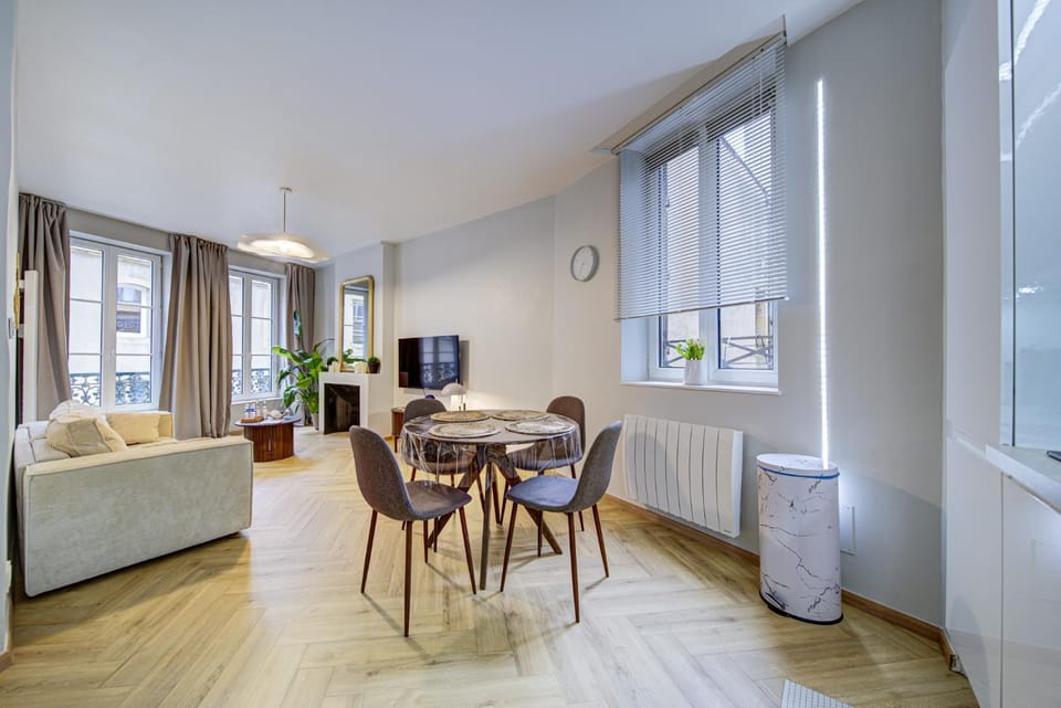 Hôtel Metz mon amour, un séjour à 200m de la cathédrale ! Classé 3 étoiles ! Apartment in Metz