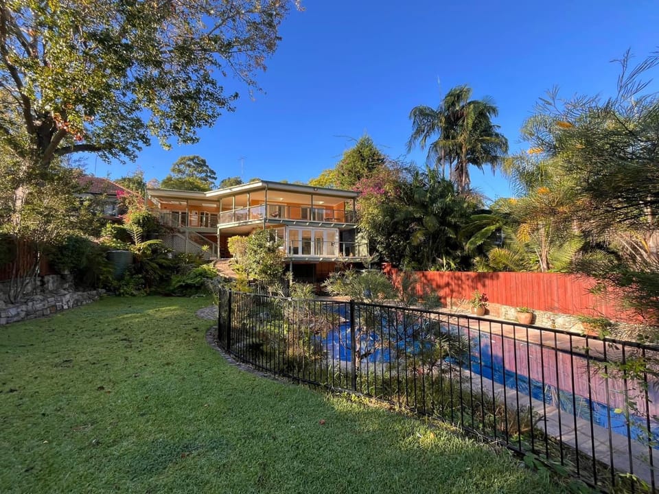 Property building, Garden, Swimming pool