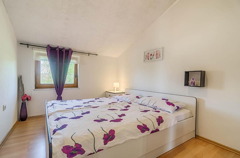Fazana local family apartment Apartment in Fažana
