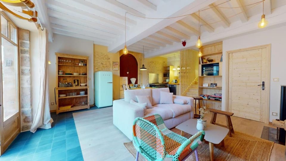 Communal lounge/ TV room, Living room, minibar