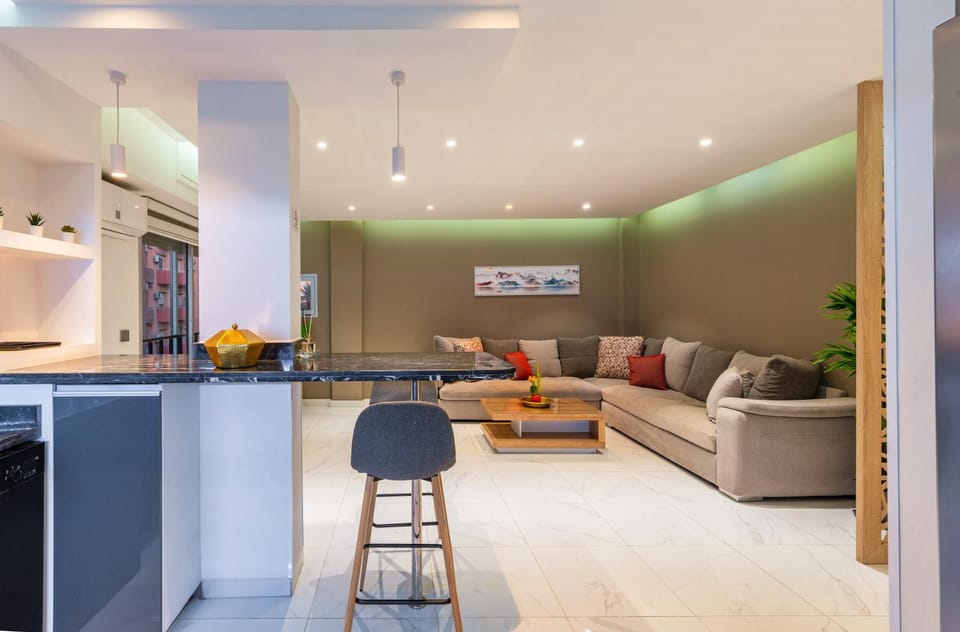 TV and multimedia, Kitchen or kitchenette, Living room, Seating area, Dining area, minibar, oven, pet friendly