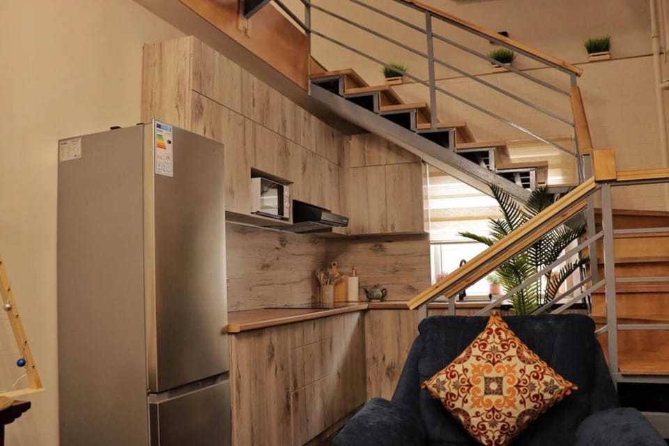 Kitchen or kitchenette, Living room, Seating area, minibar, oven