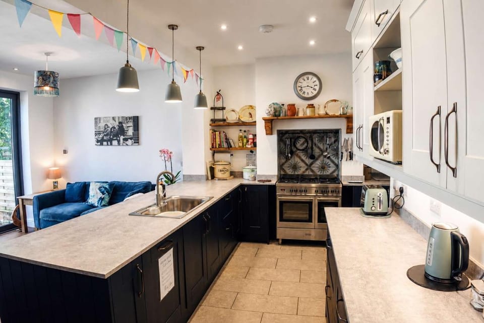 Spacious Pretty home in Old Totterdown House in Bristol