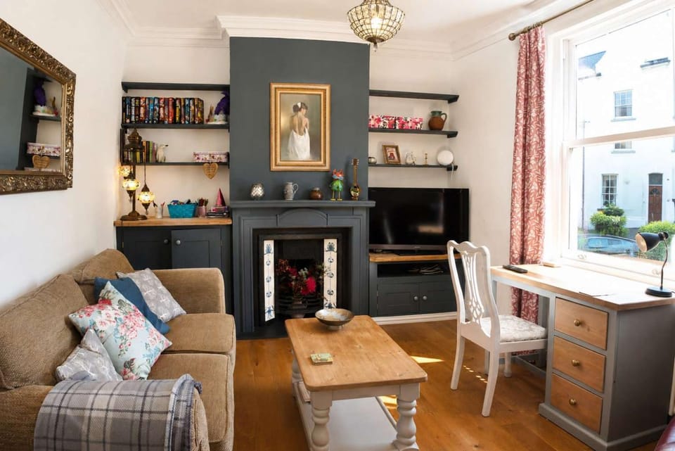 Spacious Pretty home in Old Totterdown House in Bristol