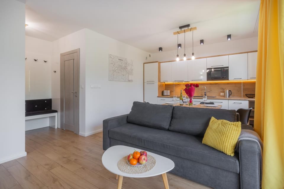 Kitchen or kitchenette, Living room, Seating area, Dining area