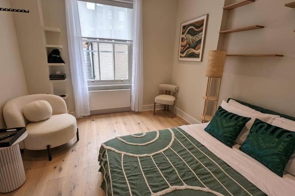 Brand new!Sip of the Leopard–Soothing Junior Suite Apartment in City of Westminster