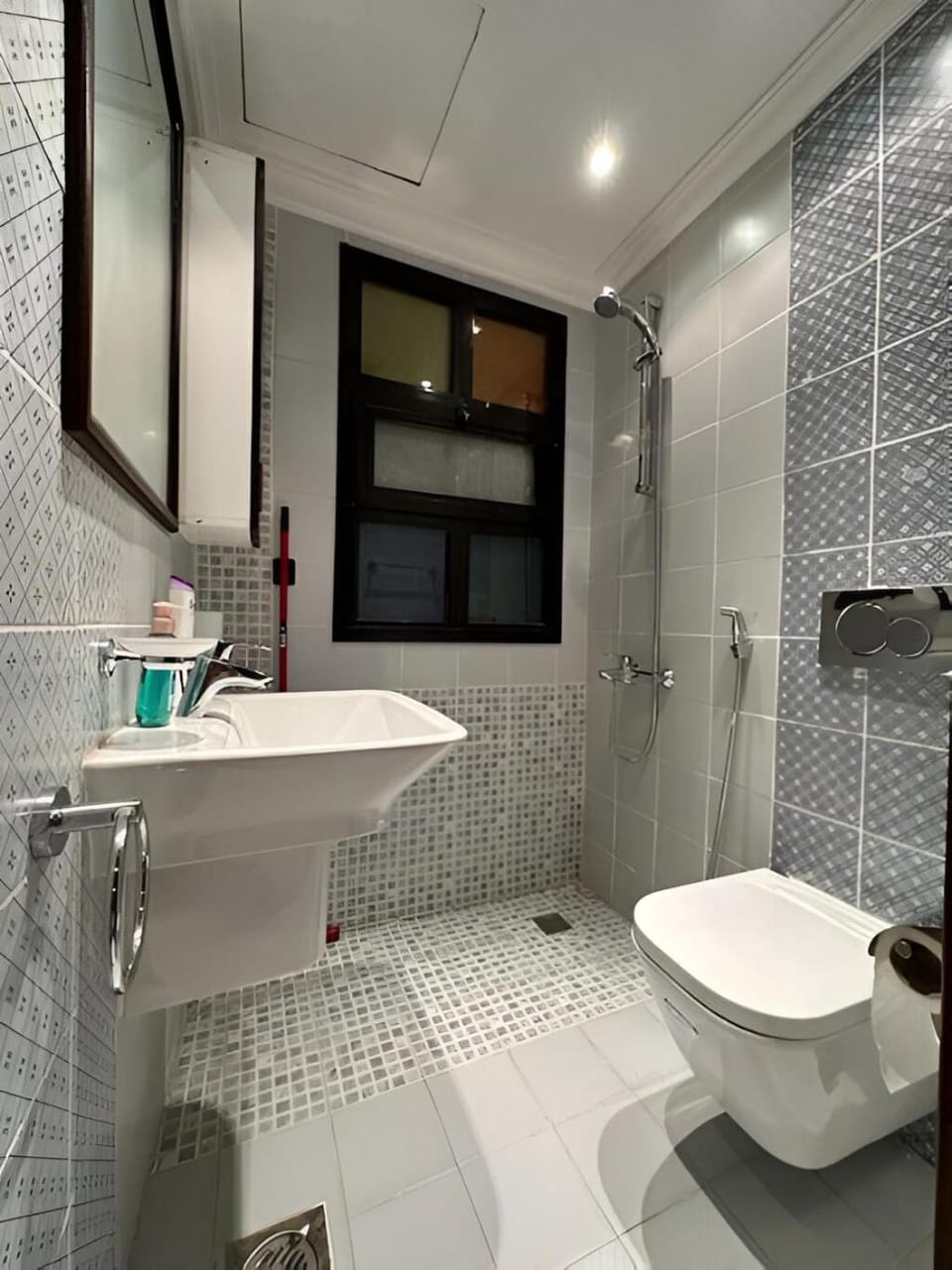 Shower, Toilet, Bathroom