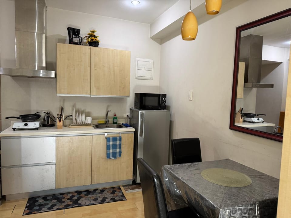SOHO Condotel near EDSA Shaw MRT SM Megamall Free Pool Apartment in Mandaluyong