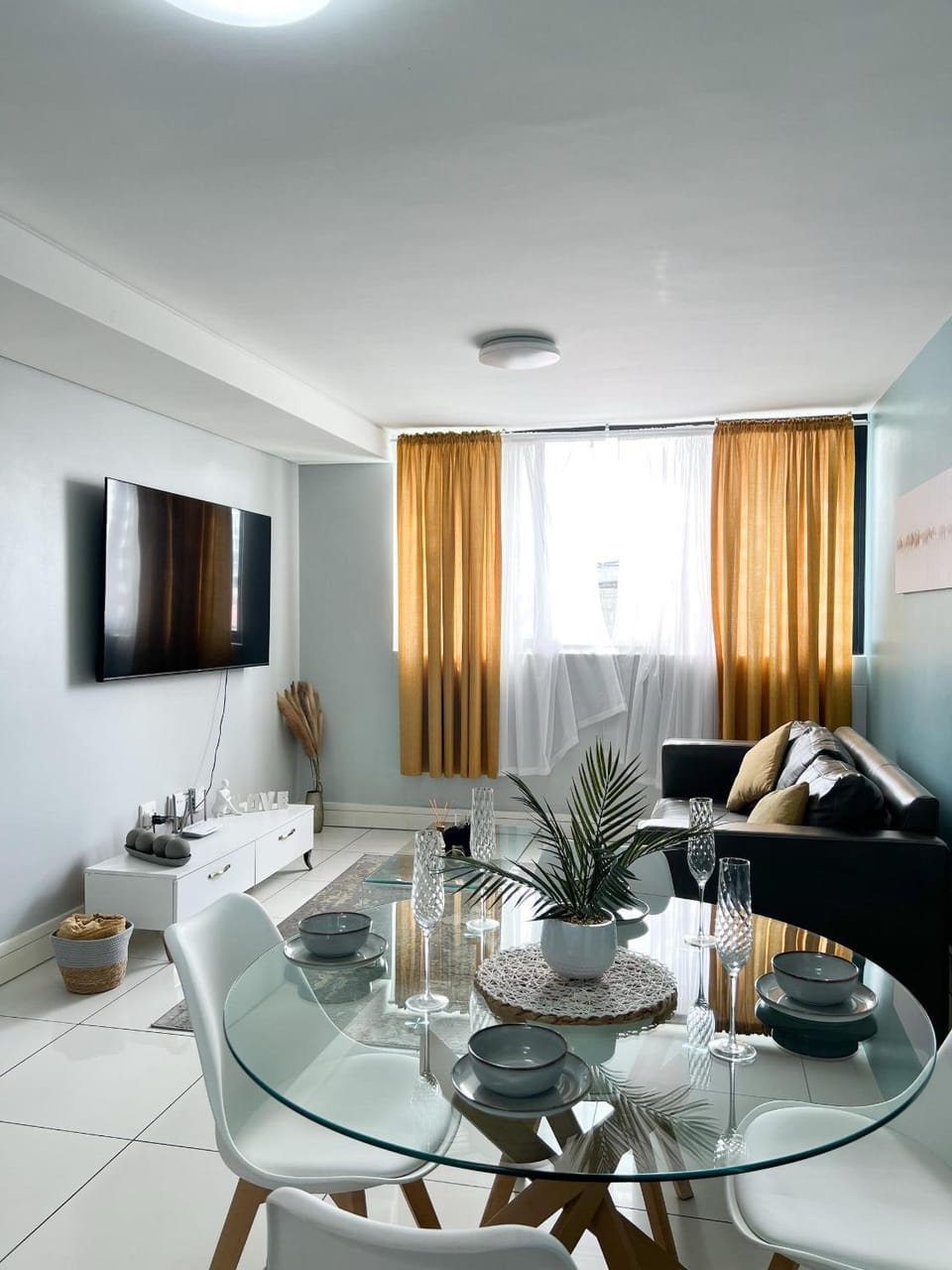 Communal lounge/ TV room, Dining area
