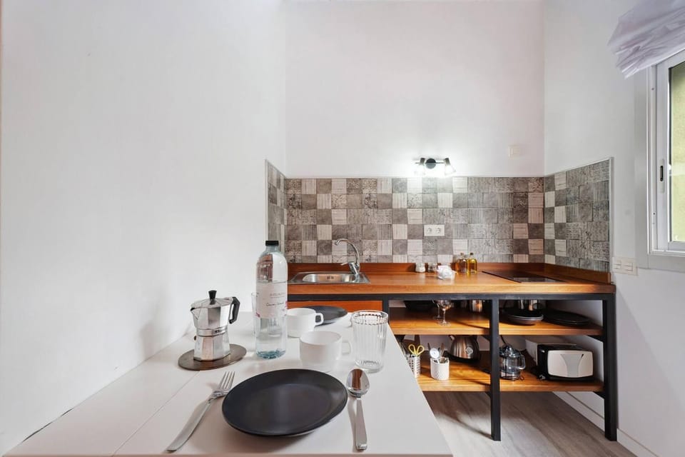 Restaurant/places to eat, Seating area, kitchen