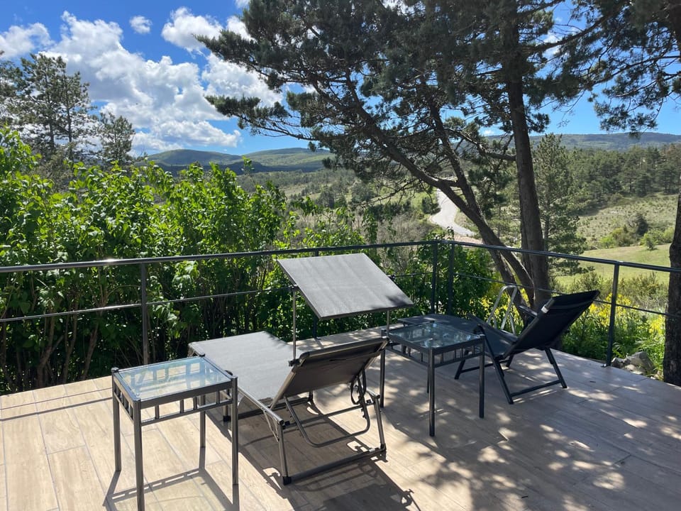 Balcony/Terrace, Mountain view