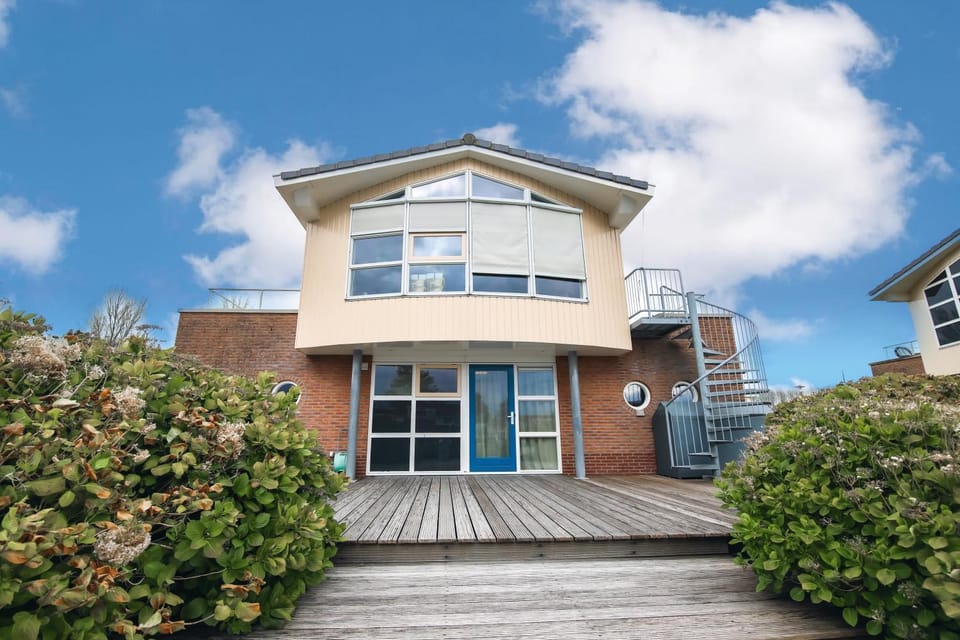 Property building, Day, Garden