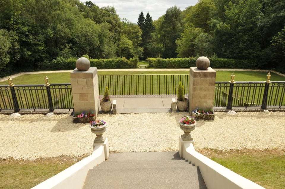 Property building, Natural landscape, Garden, View (from property/room), Balcony/Terrace