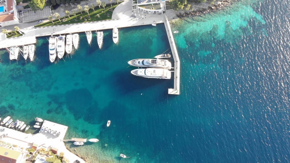 Sol MELBA Boutique Studios - Maslinica Apartment in Split-Dalmatia County