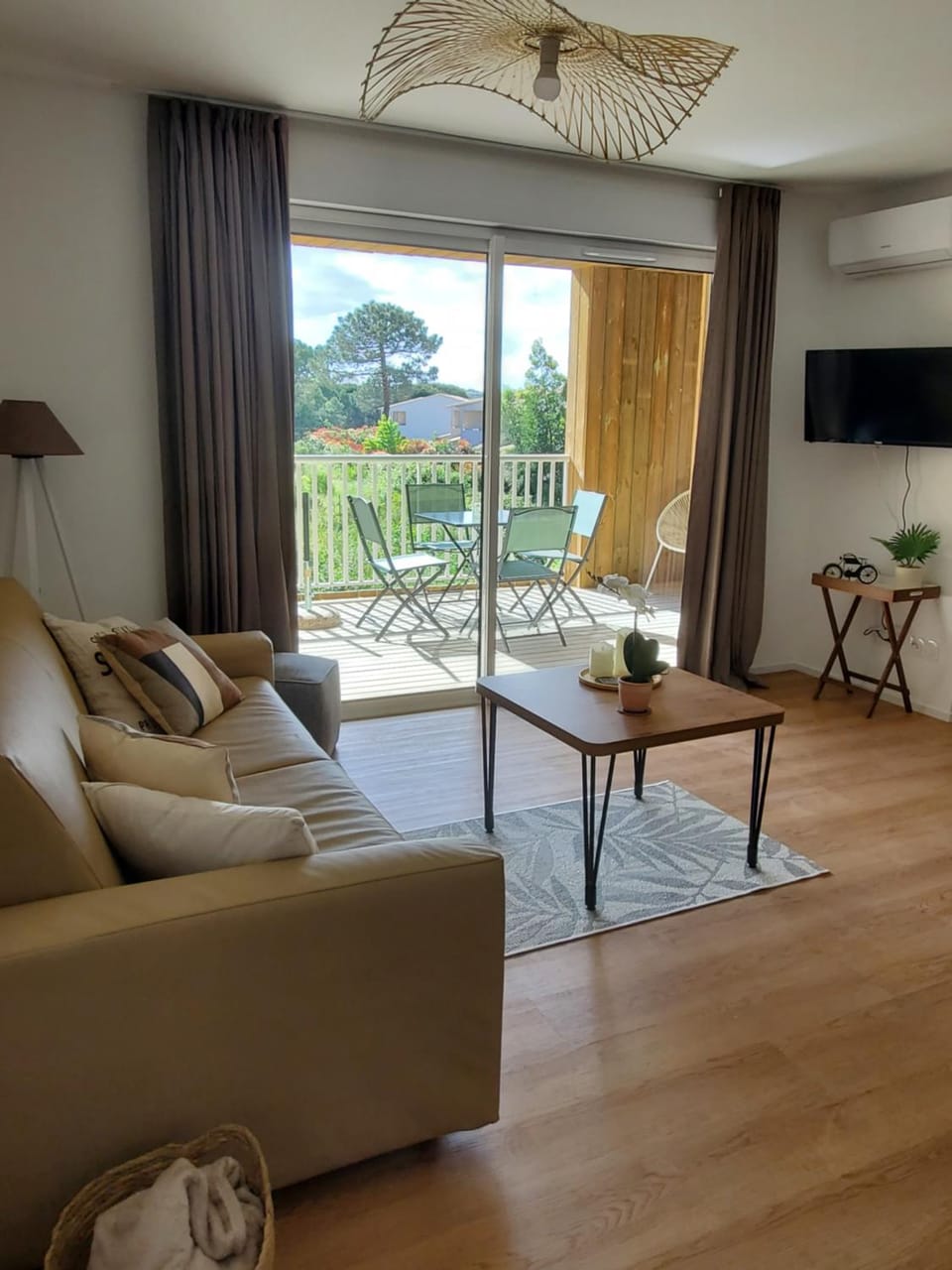 Balcony/Terrace, Living room, air conditioner