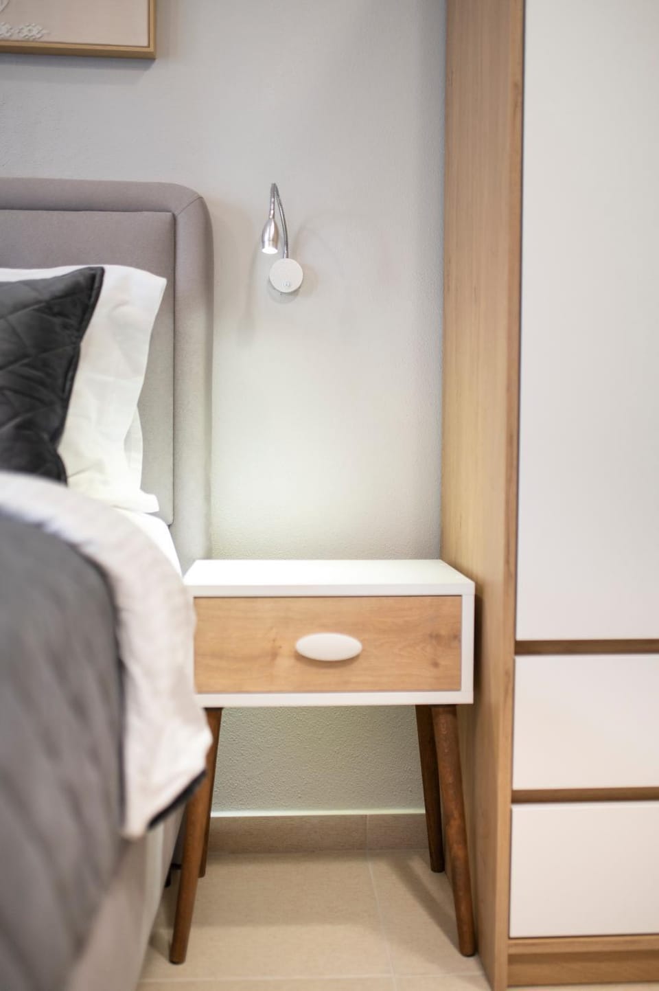 Bed, Photo of the whole room, Bedroom, hair dresser