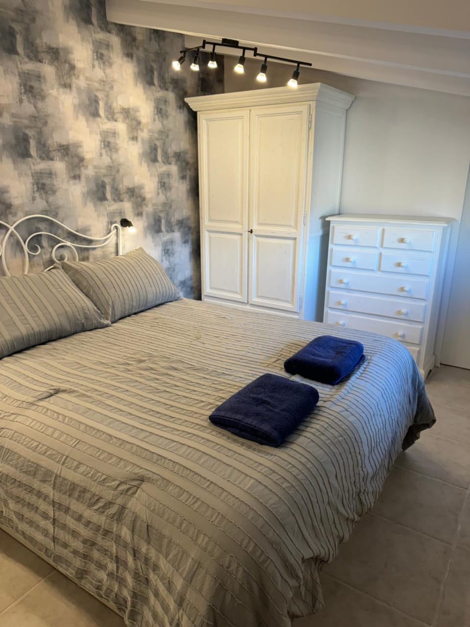 Bed, Photo of the whole room, Bedroom, towels, wardrobe