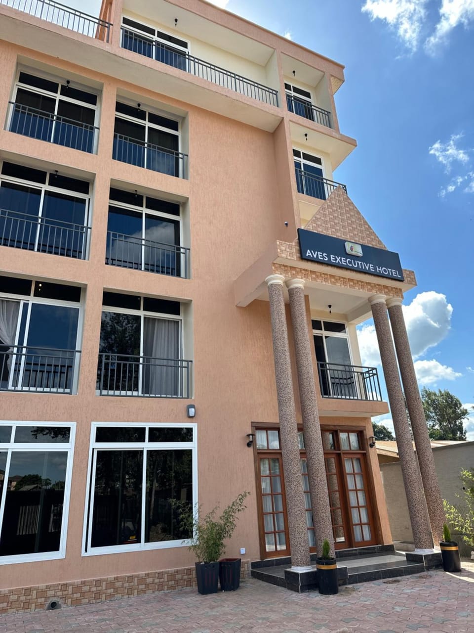 Property building, Facade/entrance
