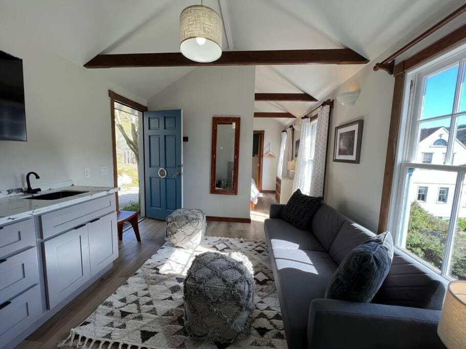 Boathouse Cottage (Historic Coast Guard property) House in Point Arena