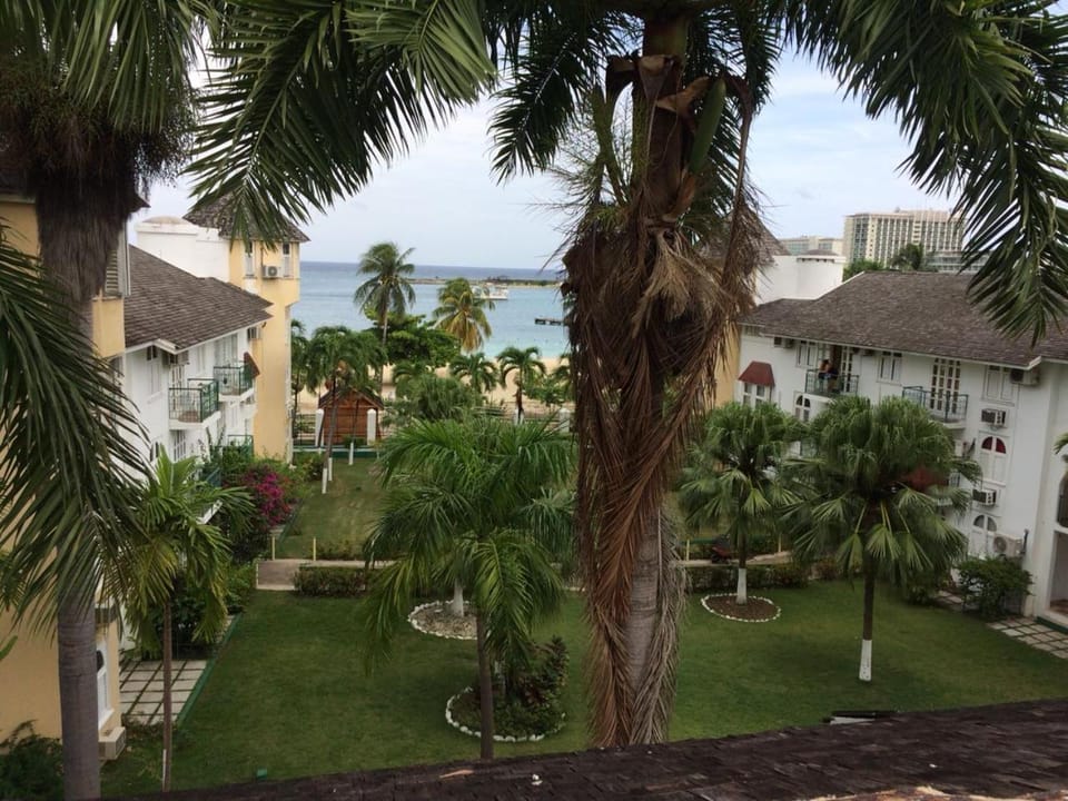 Sandcastle apartments E9 Apartment in Ocho Rios
