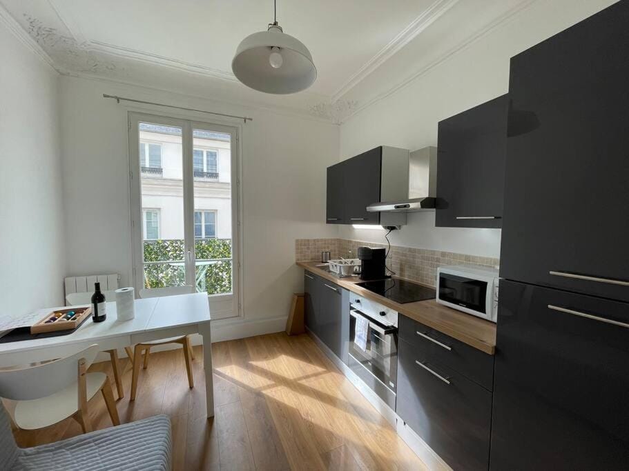 Heart of Paris Haussman apartment quiet & balcony Apartment in Paris