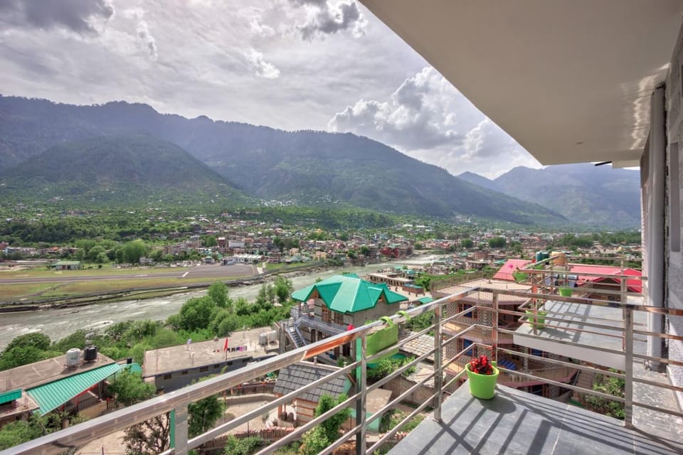 Balcony/Terrace, Mountain view