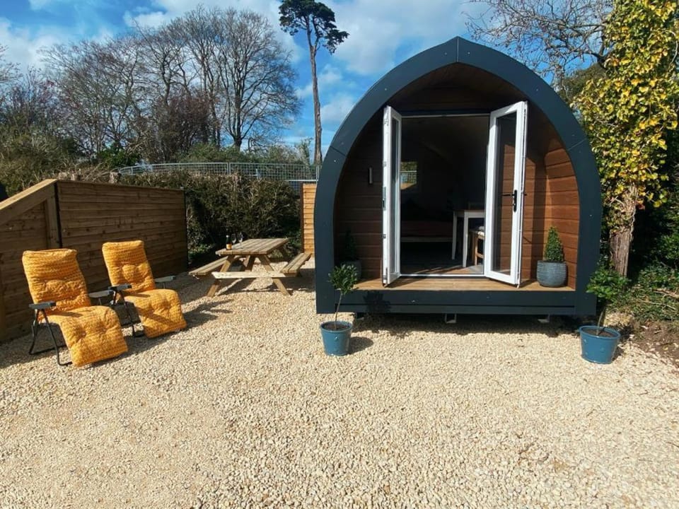 Tullamore Dew Glamping Pod Campground/ 
RV Resort in Arun District