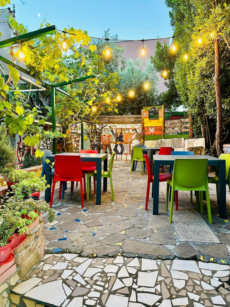 Patio, Day, Garden