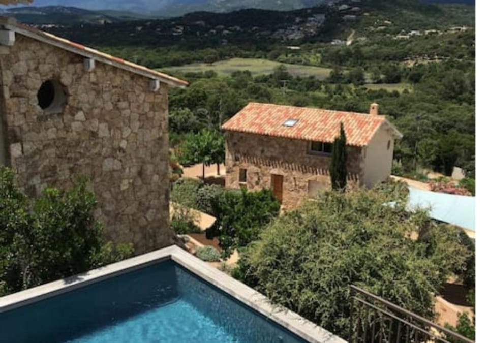 VILLA MYRTE A CIRINDINU Villa in Zonza