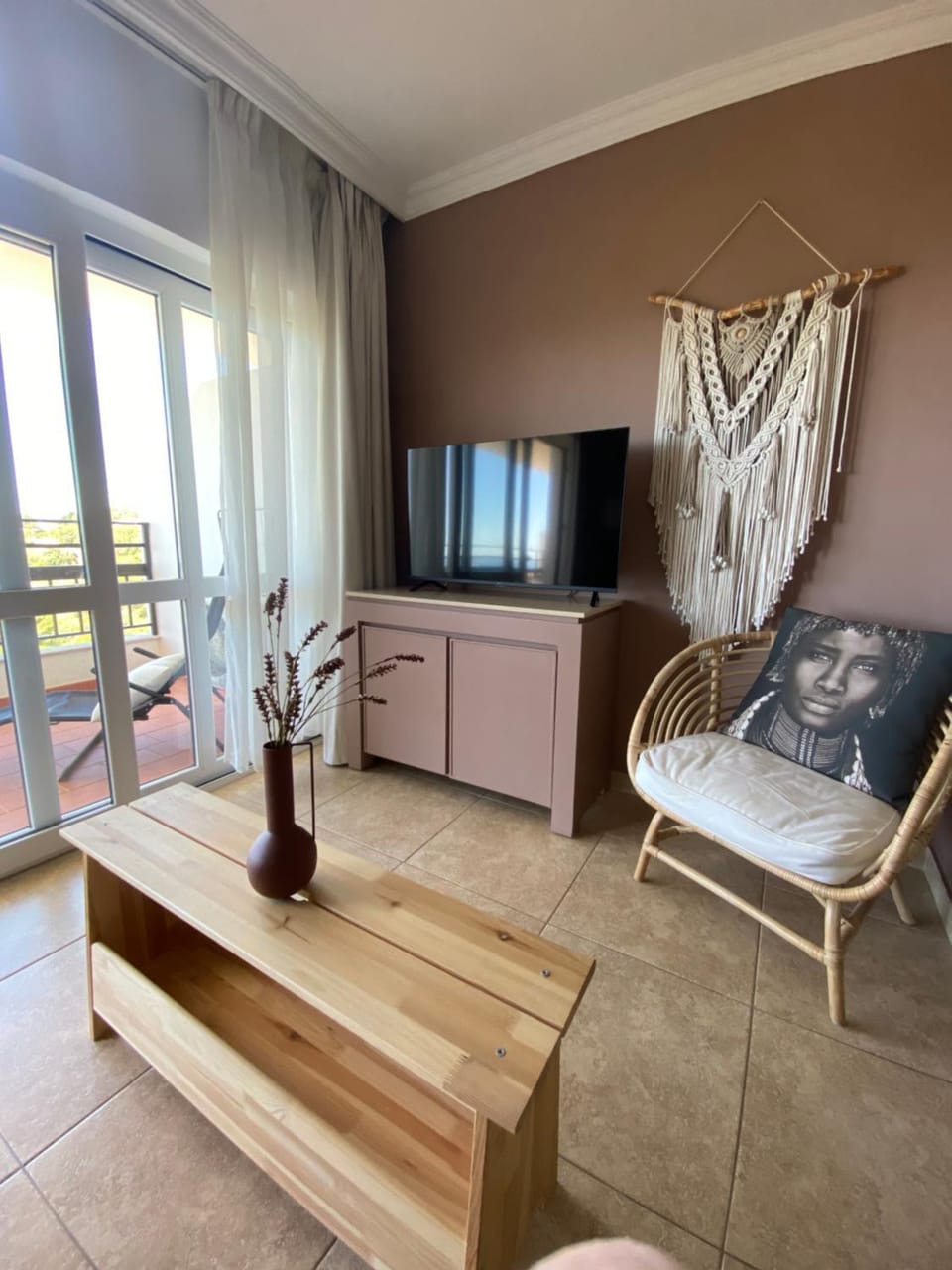 TV and multimedia, Seating area