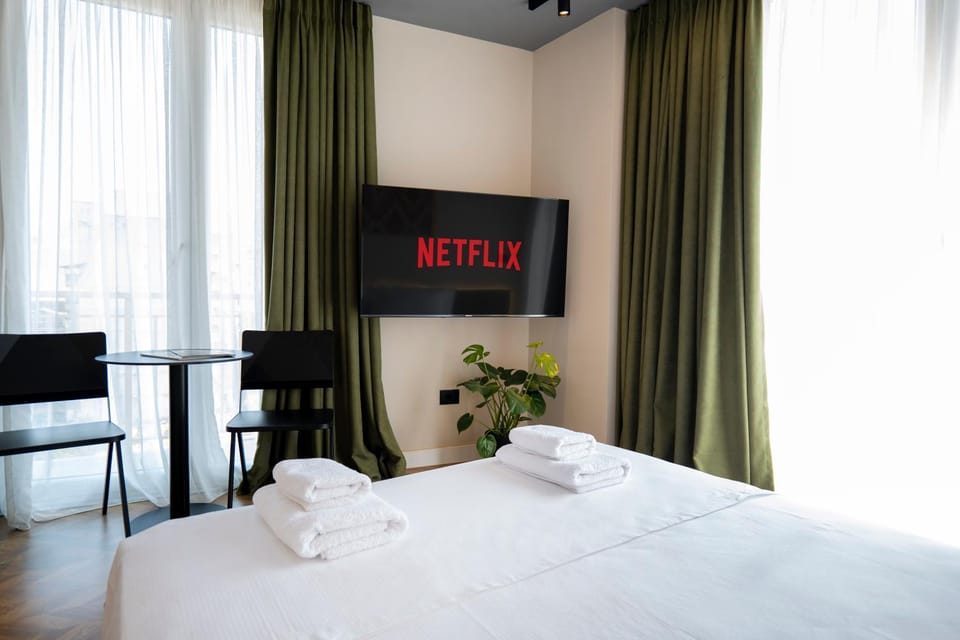 Bed, TV and multimedia