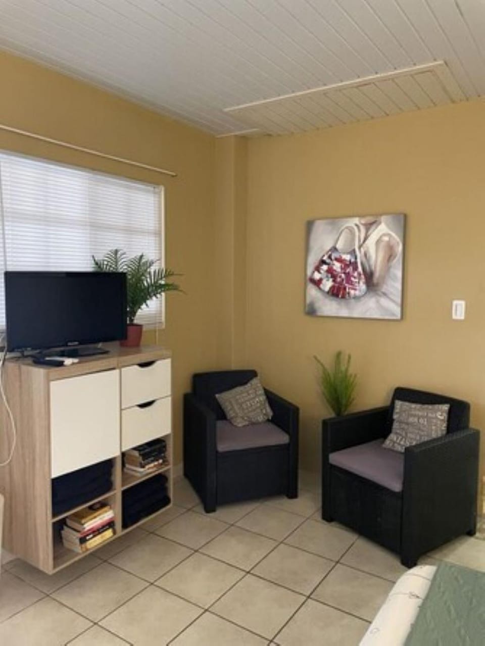 TV and multimedia, Seating area