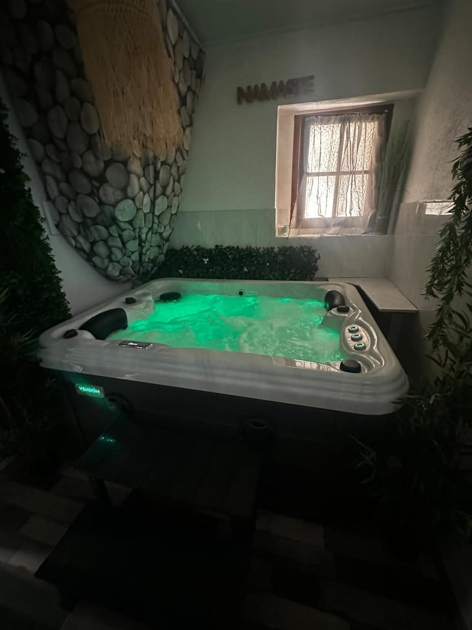 Maison familiale à 2 min à pied de l'Institut A Armand Calme Jeux babyfoot Jacuzzi Proche Mer House in Occitanie