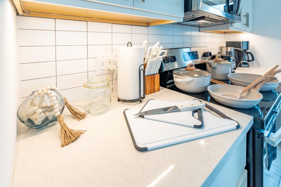 Kitchen or kitchenette, stove