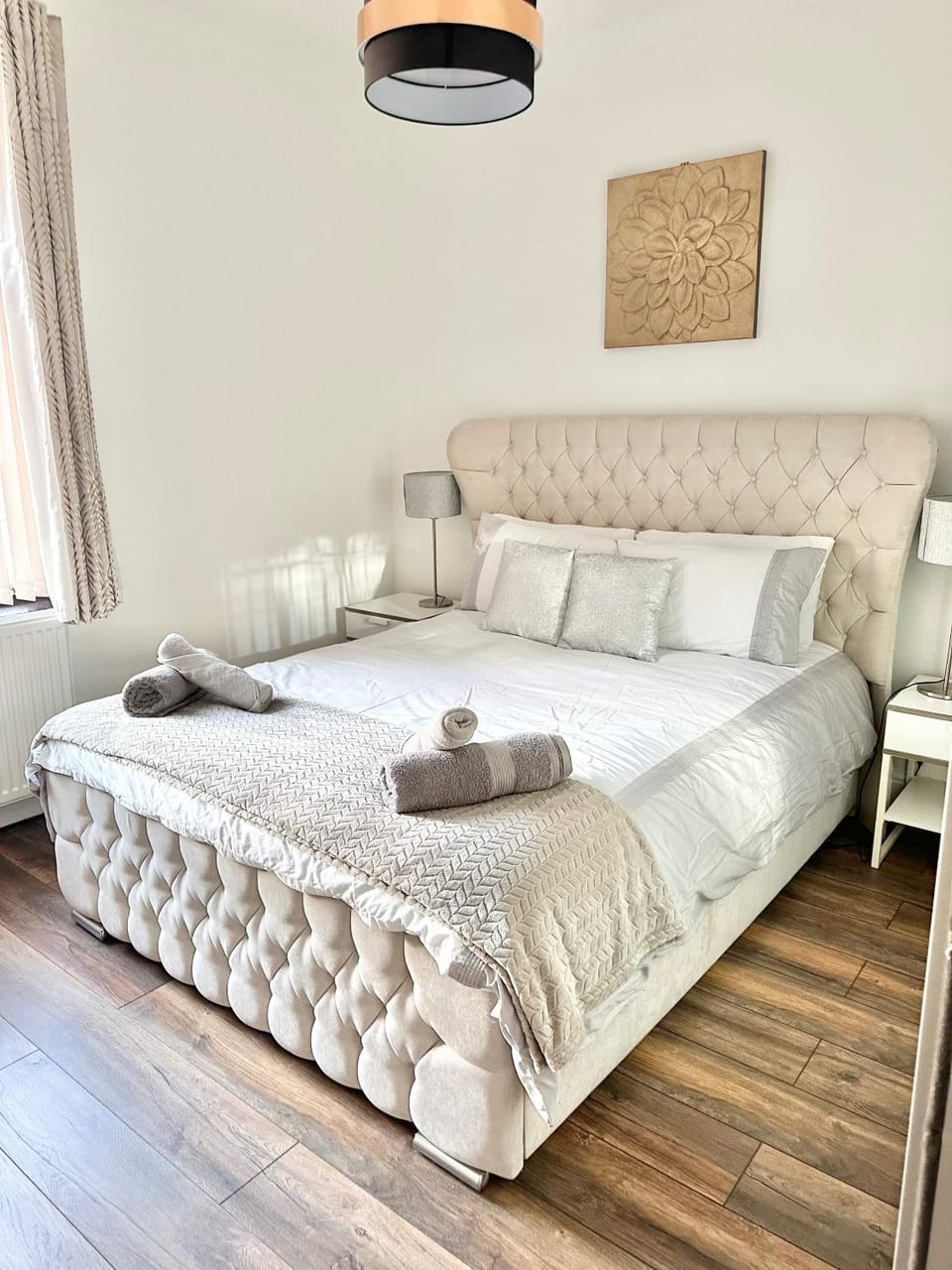 Bed, Bedroom, towels